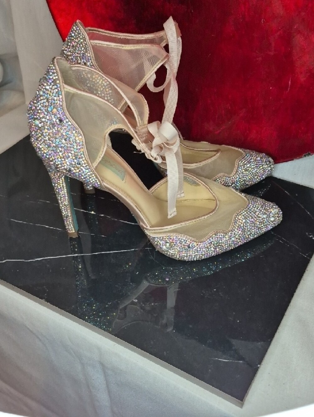 WS43- Betsey Johnson Sparkling Cream Crystal Pointed-Toe Heels - sz 10 - Picture 5 of 12